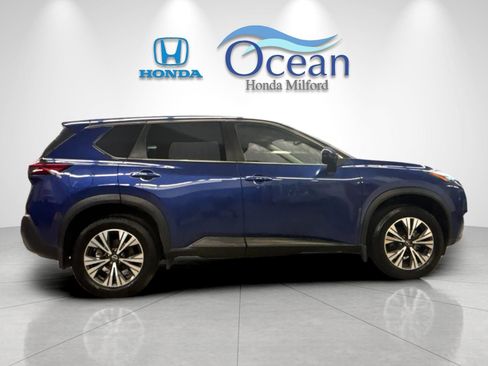 Used 2023 Nissan Rogue SV image 6