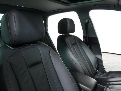 Used 2019 Audi A4 2.0T Premium image 22