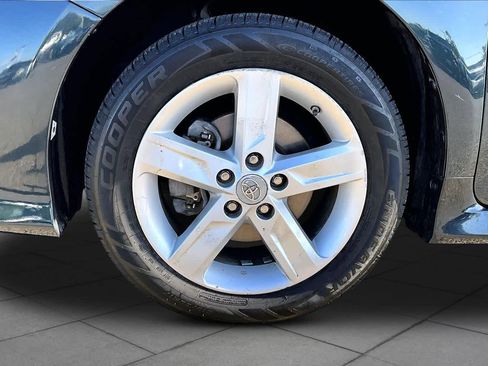 Used 2013 Toyota Camry SE FWD image 10