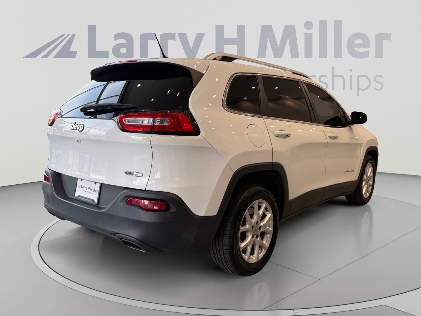Used 2015 Jeep Cherokee Latitude FWD image 5