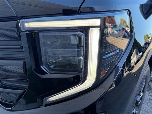 Used 2022 GMC Sierra 1500 Elevation image 28