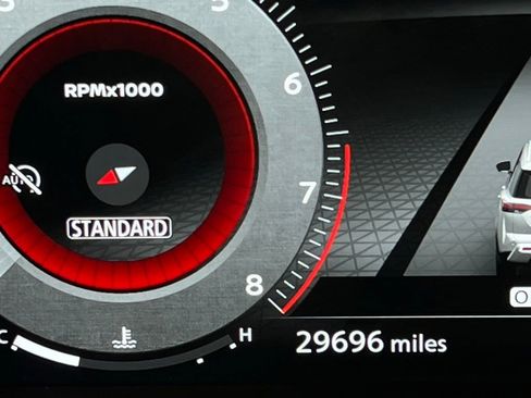 Used 2024 Nissan Pathfinder Platinum w/ Cargo Package image 16