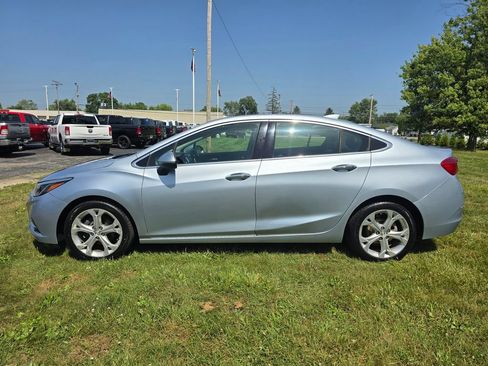 Used 2017 Chevrolet Cruze Premier FWD image 4