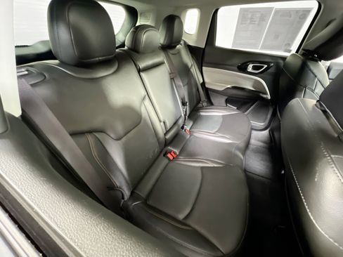 Used 2022 Jeep Compass Limited image 24