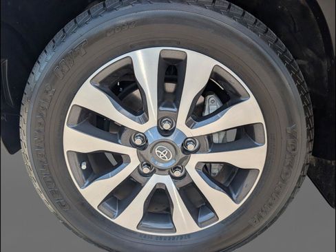 Used 2018 Toyota Tundra Limited w/ Limited Premium Package AWD/4WD image 25