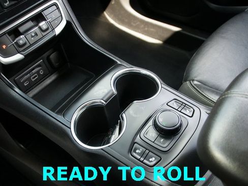 Used 2023 GMC Terrain SLT image 22