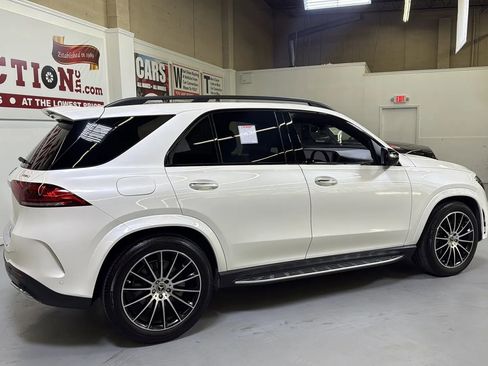 Used 2023 Mercedes-Benz GLE 450 4MATIC w/ AMG Line Exterior image 4