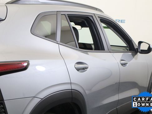 Used 2025 Chevrolet Trax LT image 6