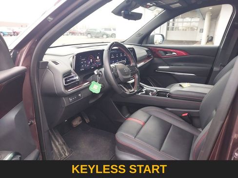 Used 2024 Chevrolet Traverse RS image 10