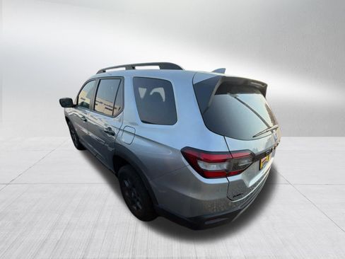 Used 2024 Honda Pilot TrailSport image 9