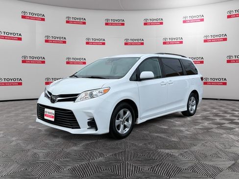 Certified 2020 Toyota Sienna LE image 7