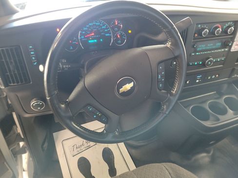 Used 2022 Chevrolet Express 2500 w/ Driver Convenience Package image 10
