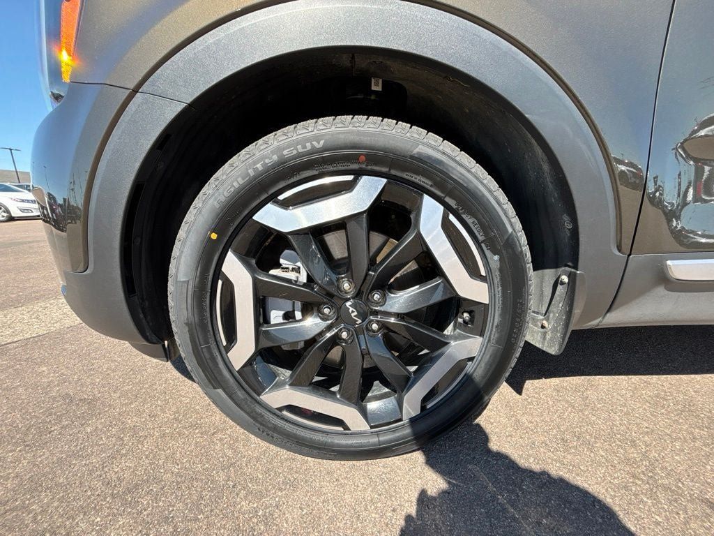Used 2024 Kia Telluride EX w/ EX Captain's Chair Package AWD/4WD image 9