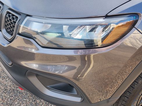 Used 2023 Jeep Compass Trailhawk image 5