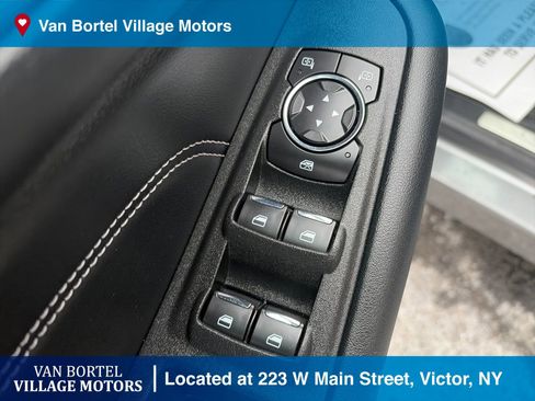 Used 2022 Ford Edge Titanium image 9