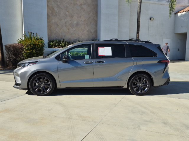 Used 2026 Toyota Sienna XSE FWD image 8