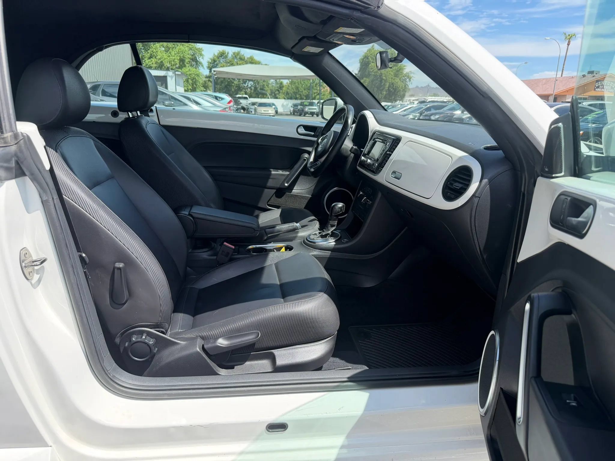 Used 2013 Volkswagen Beetle 2.5 FWD image 24
