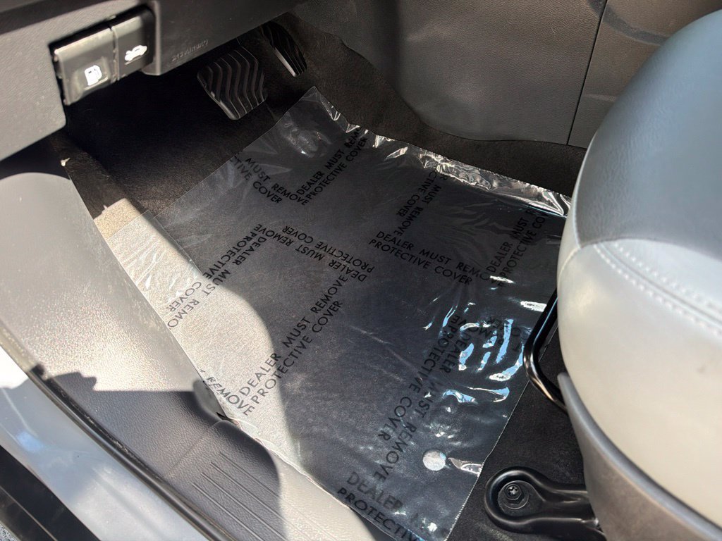 Used 2024 Nissan Kicks SR w/ SR Premium Package FWD image 38