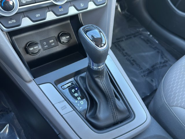 Used 2020 Hyundai Elantra SE FWD image 31