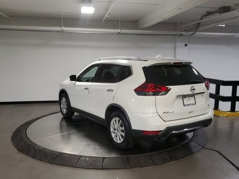 Used 2019 Nissan Rogue SV image 5