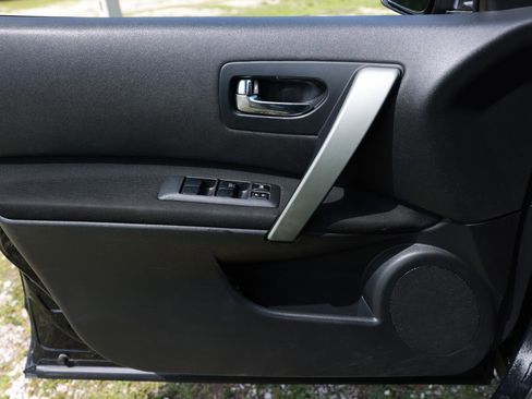 Used 2011 Nissan Rogue S AWD/4WD image 39