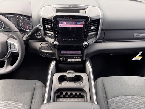 New 2026 RAM 2500 Big Horn AWD/4WD image 12