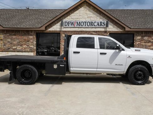 Used 2022 RAM 3500 Tradesman w/ Chrome Appearance Group AWD/4WD image 5