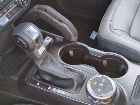 Used 2024 Ford Bronco Outer Banks AWD/4WD image 26
