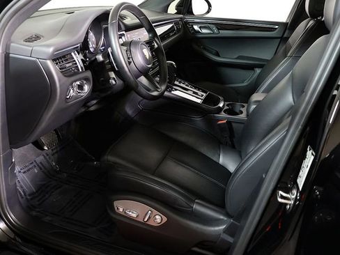Used 2023 Porsche Macan AWD/4WD image 12