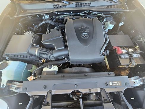 Used 2019 Toyota Tacoma TRD Sport image 26