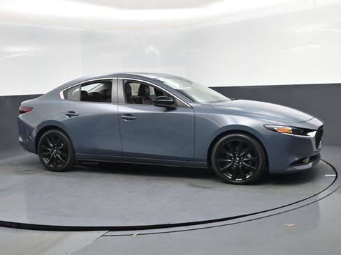 Used 2025 MAZDA MAZDA3 s image 2