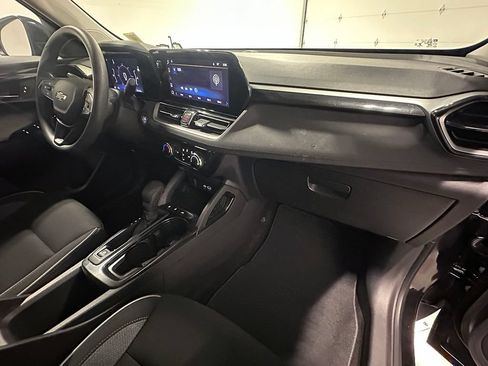 Used 2024 Chevrolet TrailBlazer LT FWD image 28