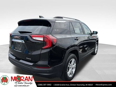 Used 2024 GMC Terrain SLE w/ Driver Convenience Package AWD/4WD image 4