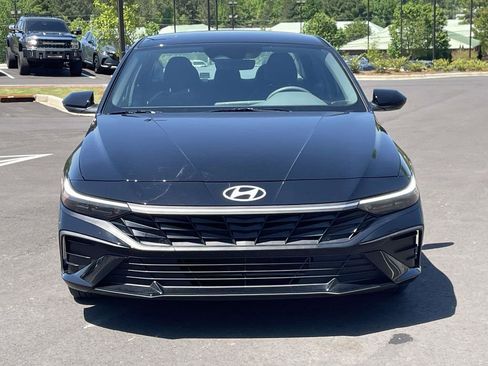 Certified 2024 Hyundai Elantra SEL FWD image 8