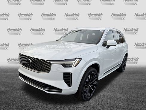 New 2026 Volvo XC90 T8 Plus w/ Protection Package Premier image 5