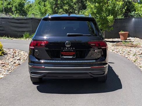 Used 2023 Volkswagen Tiguan SE AWD/4WD image 4