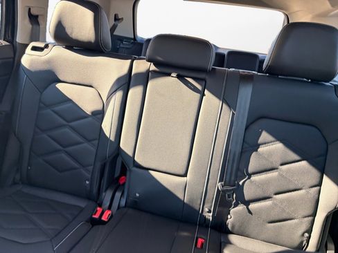 New 2026 Volkswagen Atlas SE image 12