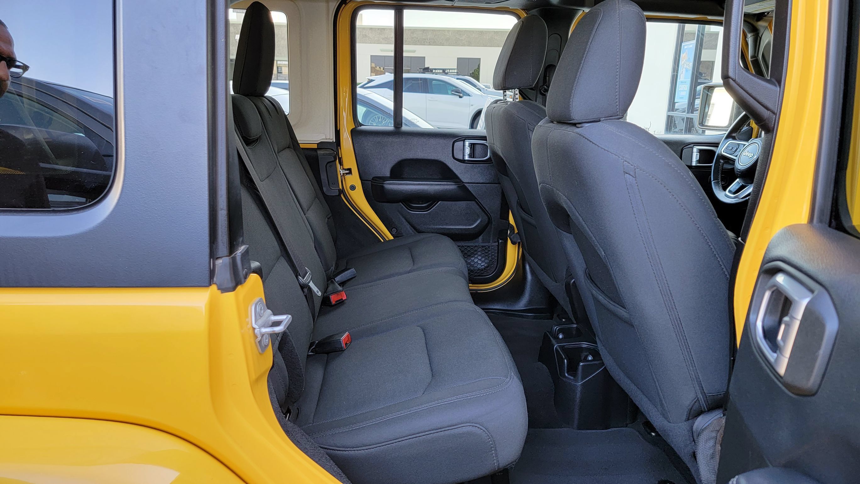 Used 2019 Jeep Wrangler Unlimited Sahara AWD/4WD image 37