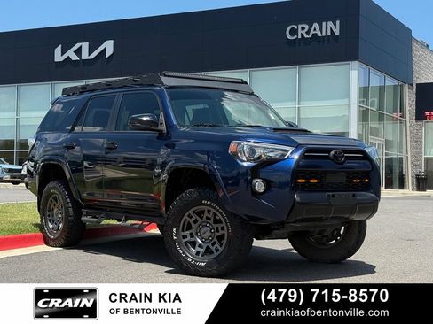 Used 2020 Toyota 4Runner Venture w/ Moonroof Package AWD/4WD image 1