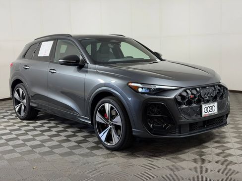 Used 2025 Audi SQ5 Prestige w/ Prestige Package AWD/4WD image 7