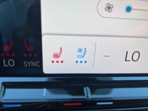 New 2026 Volkswagen Atlas SE image 25