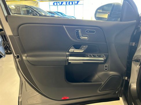 Used 2021 Mercedes-Benz GLA 250 4MATIC image 9