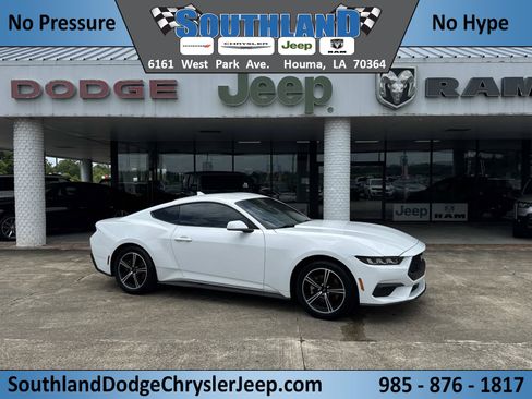 Used 2024 Ford Mustang Coupe RWD image 1