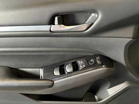 Used 2022 Nissan Altima 2.5 SL FWD image 18
