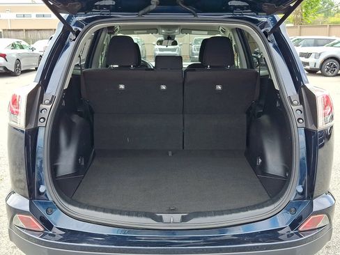 Used 2018 Toyota RAV4 LE w/ All Weather Liner Package AWD/4WD image 29