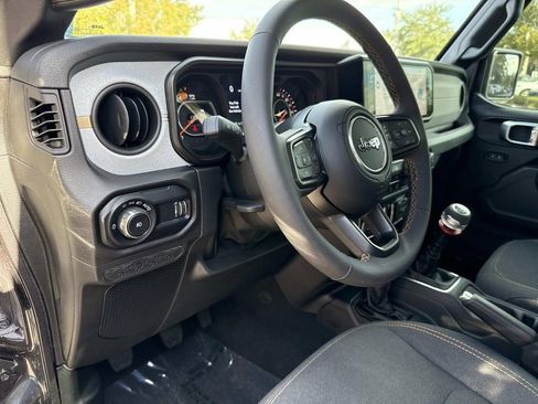 Used 2024 Jeep Wrangler Sport S image 16