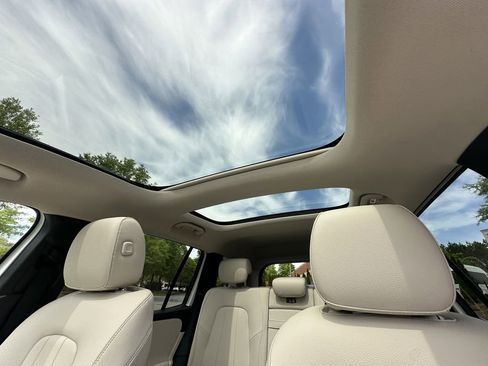 Certified 2025 Mercedes-Benz GLB 250 image 33