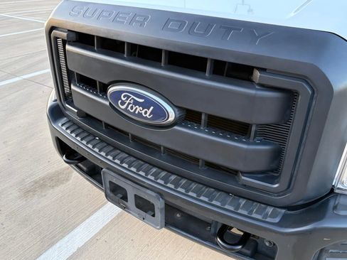 Used 2013 Ford F350 XL w/ Camper Pkg image 18