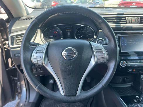 Used 2016 Nissan Rogue AWD image 22