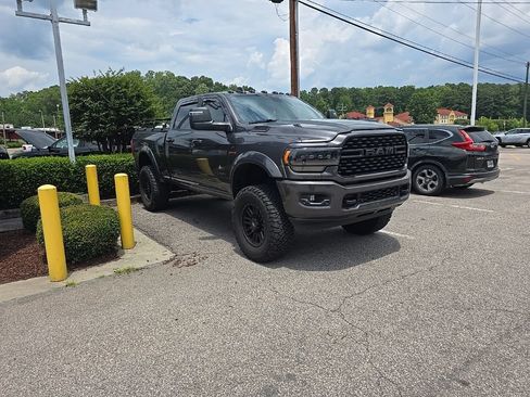 Used 2022 RAM 2500 Big Horn w/ Level C Equiment Group AWD/4WD image 4